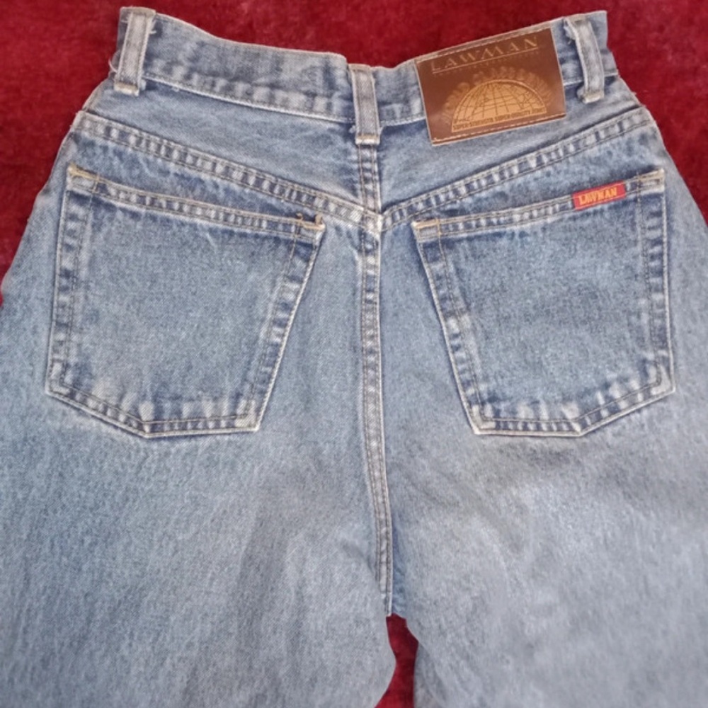 Levi's Women's Classic Straight Leg Jeans in Blue